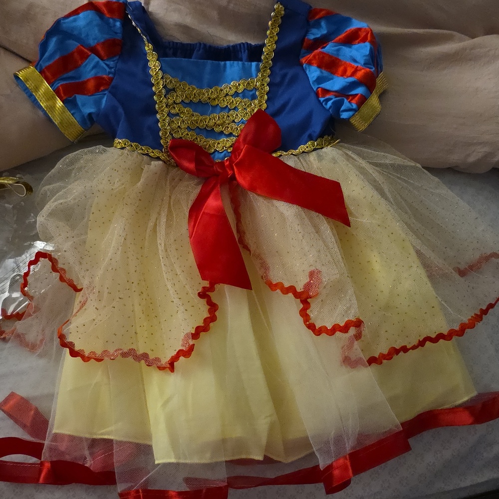 Snow White Halloween Costume